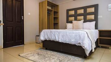 Chambre Double Standard | Bureau, espace de travail pour ordinateur portable, Wi-Fi gratuit