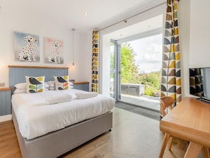 Travel cot, free WiFi, bed sheets - 5 Bed in Saundersfoot (oc-58615) (Saundersfoot)