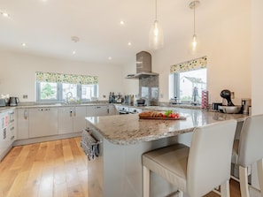 Oven, dishwasher, high chair, cookware/dishes/utensils - 5 Bed in Saundersfoot (oc-58615) (Saundersfoot)