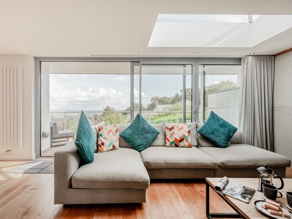 TV - 5 Bed in Saundersfoot (oc-58615) (Saundersfoot)