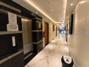 Interior detail - Digha Hotel with Banquet Bangla Queen (Kanthi)