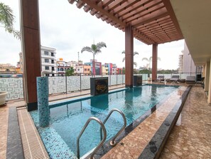 Outdoor pool - Digha Hotel with Banquet Bangla Queen (Kanthi)