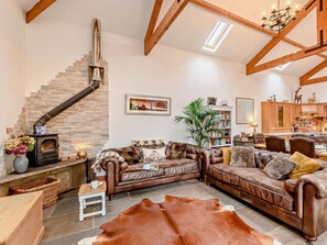 TV, fireplace - 3 Bed in Beadnell (oc-cn037) (Beadnell)
