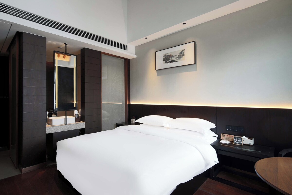 Standard Double Room, Balcony, Garden View