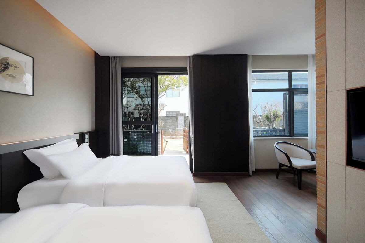 Superior Twin Room, Garden View