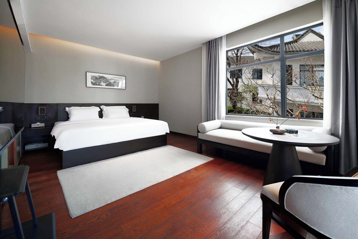 Honeymoon Double Room, Balcony, Garden View