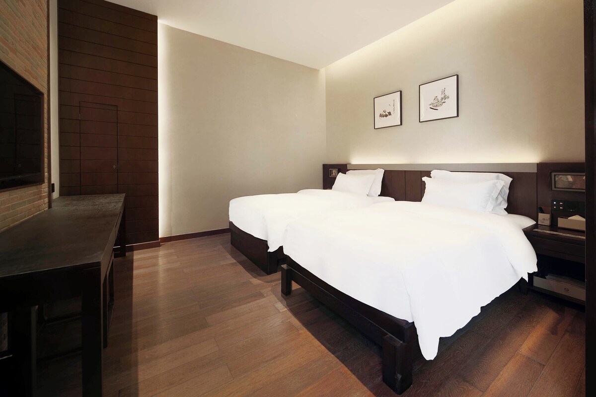 Classic Twin Room, Garden View