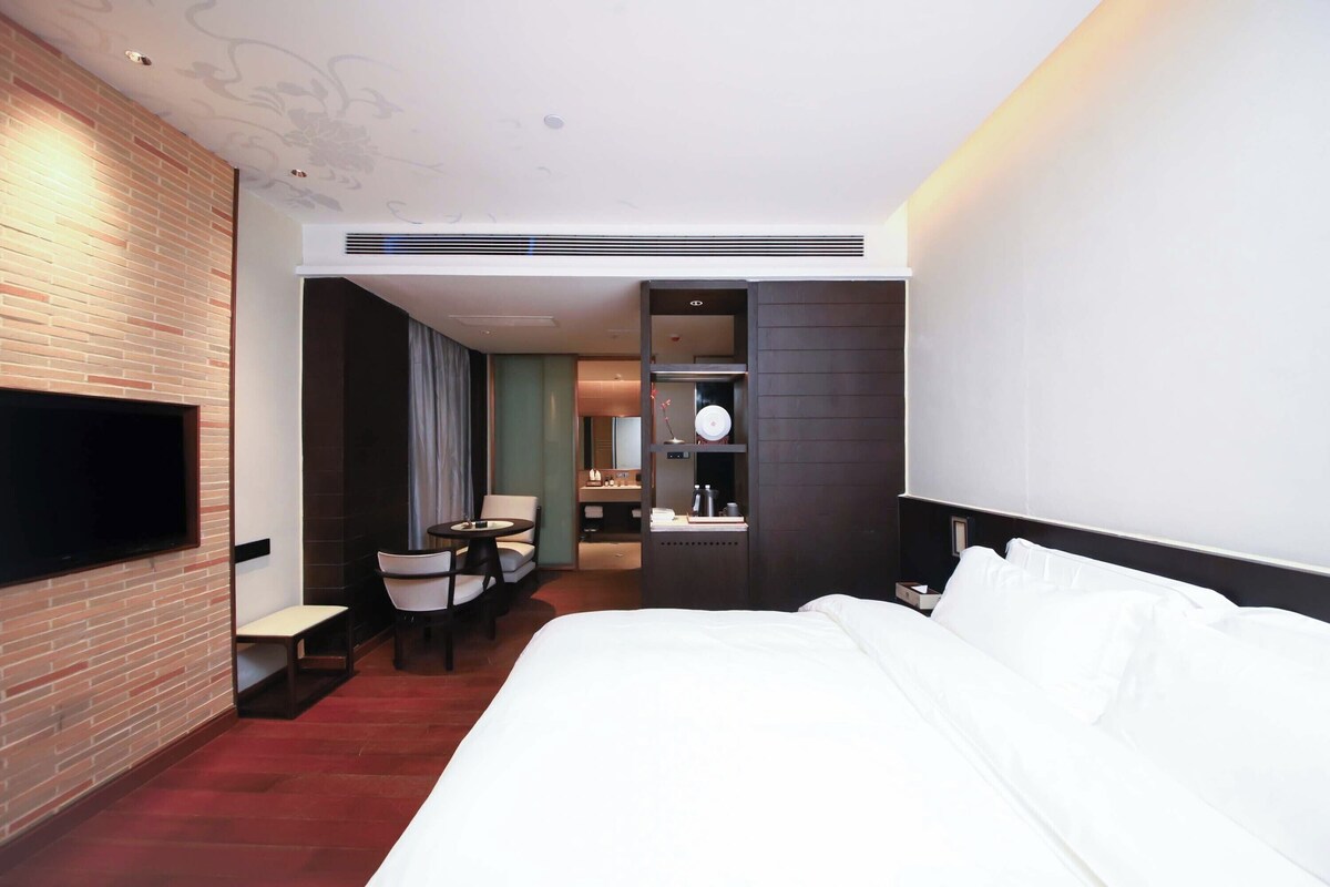 Economy Double Room, Garden View