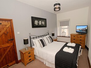 3 Schlafzimmer, Reisekinderbett, kostenloses WLAN, Bettwäsche
