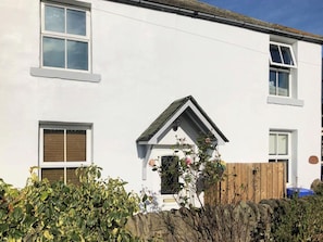 Exterior - 2 Bed in Seahouses (oc-cn082) (Seahouses)