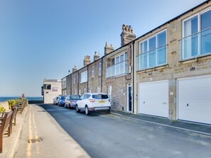 Exterior - 3 Bed in Seahouses (oc-cn120) (Seahouses)