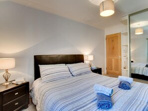 Room - 3 Bed in Seahouses (oc-cn120) (Seahouses)