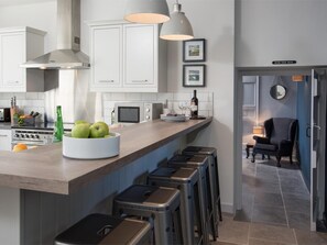 Oven, dishwasher, high chair, cookware/dishes/utensils - 4 Bed in Bamburgh (oc-cn089) (Bamburgh)