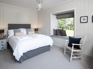 Travel cot, free WiFi, bed sheets - 4 Bed in Bamburgh (oc-cn089) (Bamburgh)
