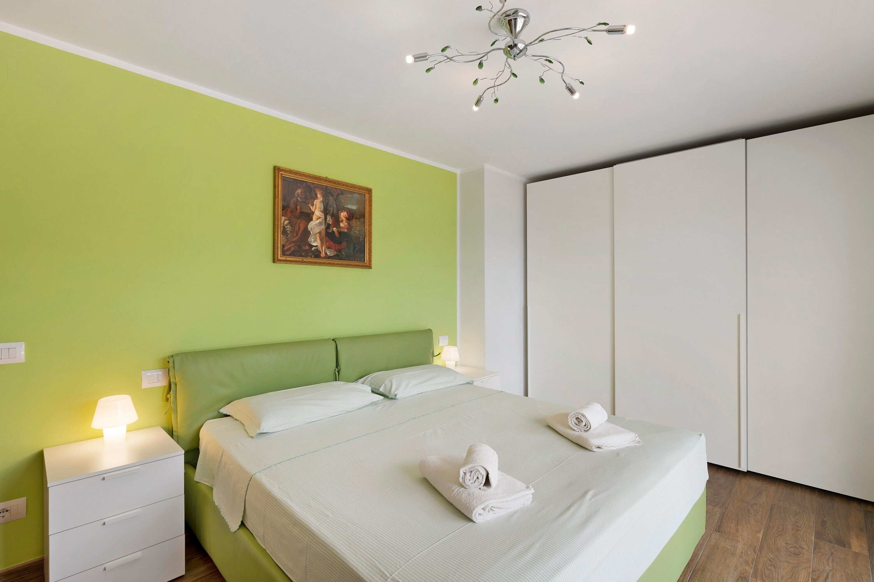 2 chambres, fer et planche à repasser, Wi-Fi, draps fournis