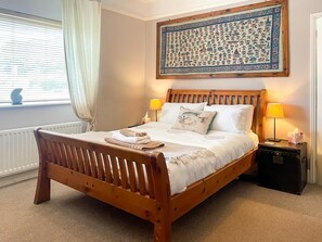 Travel crib, WiFi (free), bed sheets - 1 Bed in Morpeth (oc-cn124) (Amble)