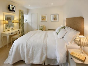 Travel cot, free WiFi, bed sheets - 2 Bed in Bamburgh (oc-cn139) (Bamburgh)
