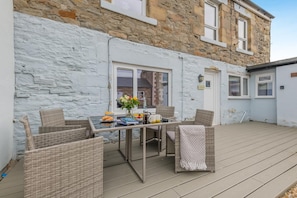 Outdoor dining - 3 Bed in Seahouses (oc-cn103) (Seahouses)