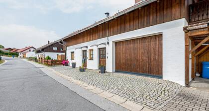 Apartment 'Gästehaus Kamaria' with Balcony and Wi-Fi
