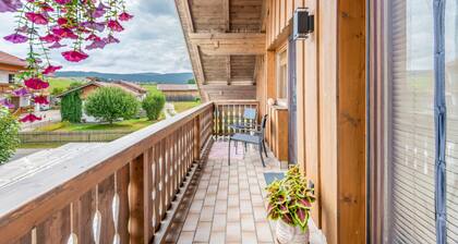 Apartment 'Gästehaus Kamaria' with Balcony and Wi-Fi