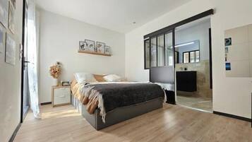 3 bedrooms, WiFi, bed sheets