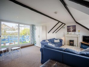 TV, fireplace - 3 Bed in Low Newton By The Sea (oc-cn203) (Newton-by-the-Sea)