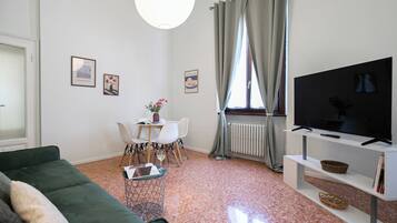Apartment (1 Bedroom) | Interior