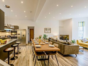 Dining - 6 Bed in Ilfracombe (oc-59752) (Ilfracombe)