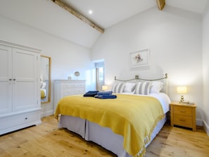 Travel cot, free WiFi, bed sheets - 2 Bed in Gloucester (oc-60203) (Redmarley D'Abitot)