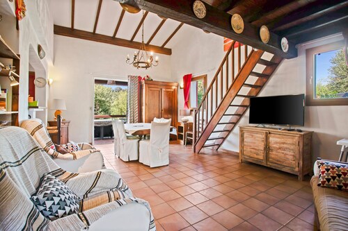 Villa Mina, 3 bedrooms, 6 guests, 2 bathrooms, private pool, Wi-Fi & air conditioning