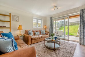 TV - 3 Bed in Wadebridge (oc-60055) (Saint Breock)