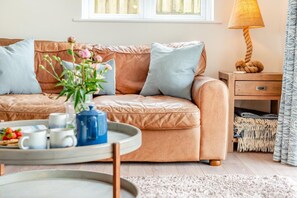 TV - 3 Bed in Wadebridge (oc-60055) (Saint Breock)