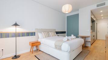 Soundproofing, iron/ironing board, free WiFi
