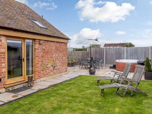 Terrace/patio - 1 Bed in Gloucester (oc-60276) (Tirley)