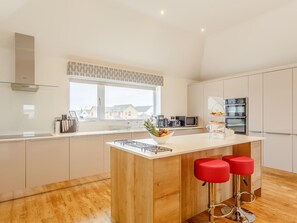 Microwave, oven, dishwasher, high chair - 3 Bed in Westward Ho! (oc-60678) (Westward Ho!)