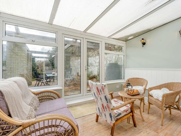 Interior - 3 Bed in Carisbrooke (oc-ic037) (Newport)