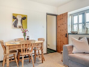 Interior - 2 Bed in Godshill (oc-ic085) (Godshill)