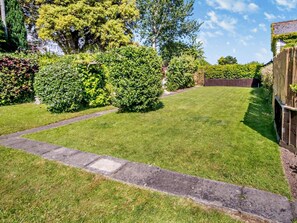 Property grounds - 4 Bed in Shanklin (oc-ic068) (Shanklin)