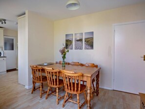 Dining - 4 Bed in Shanklin (oc-ic068) (Shanklin)