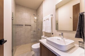 Bathroom - Penthouse with Private Terrace Pool | Santa Cruz (Huatulco)
