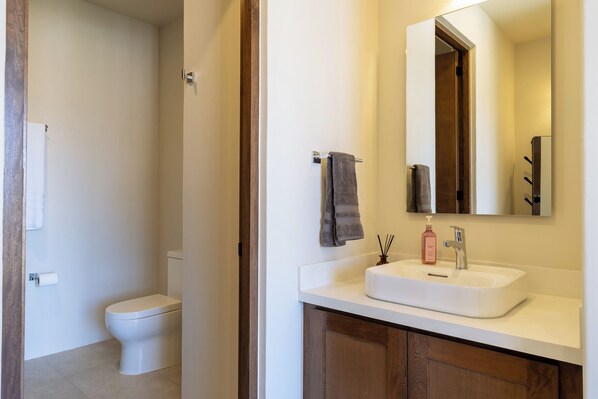Bathroom - Penthouse with Private Terrace Pool | Santa Cruz (Huatulco)