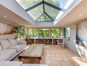 Interior - 8 Bed in Crowborough (oc-92858) (Crowborough)