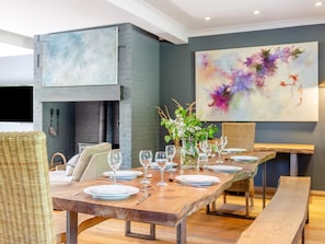 Dining - 8 Bed in Crowborough (oc-92858) (Crowborough)