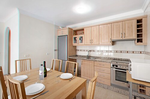 Charming 2-bedroom Apartment in Playa San Juan, Spain