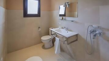Een douche, een haardroger, handdoeken