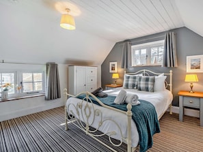Free WiFi, bed sheets - 2 Bed in Wighton (oc-kt145) (Wighton)