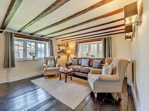 Fireplace - 2 Bed in Wighton (oc-kt145) (Wighton)