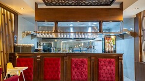 酒吧（店内）
