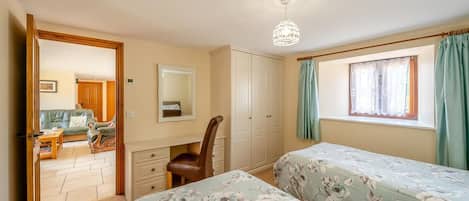 4 Schlafzimmer, Reisekinderbett, kostenloses WLAN