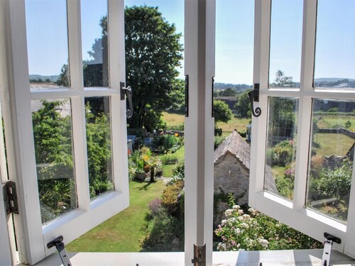 4 Bed in Corfe Castle (oc-ic126)